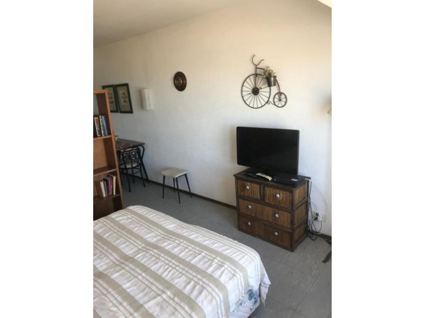 calle 23 623 , Piso 4