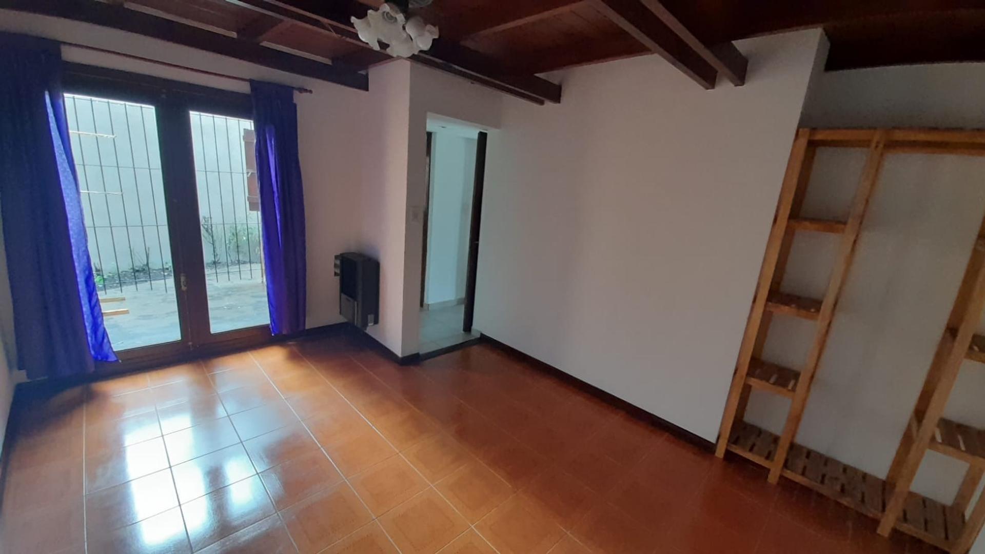 CASA Y DEPARTAMENTO DOS AMBIENTES