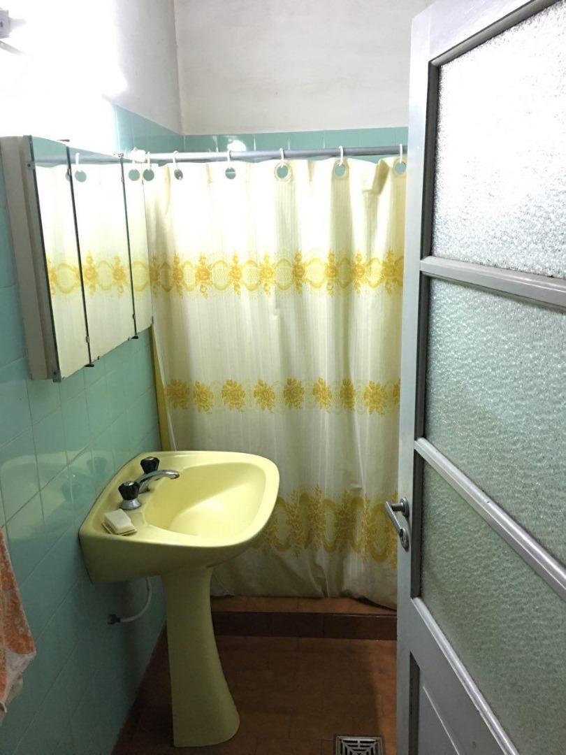 CASA EN LOTE PROPIO :: 259MTS2 :: EXCELENTE UBICACION ::