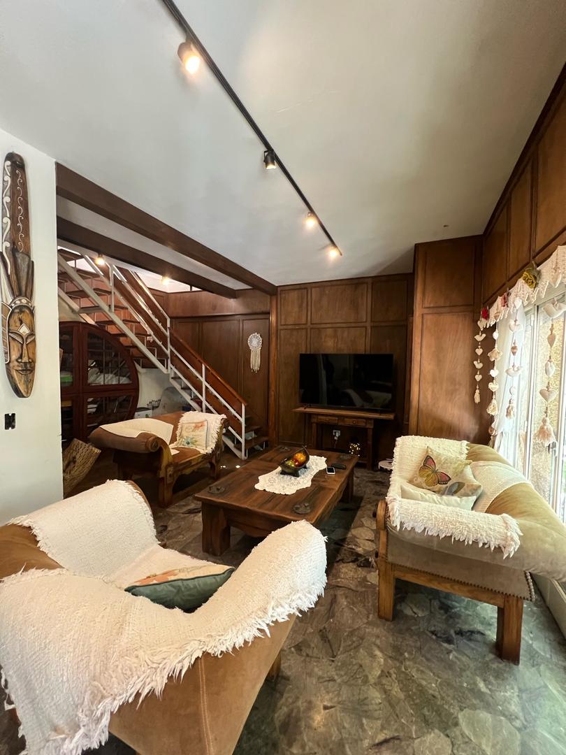 PH en Florida Mitre de 4 ambientes en planta alta 