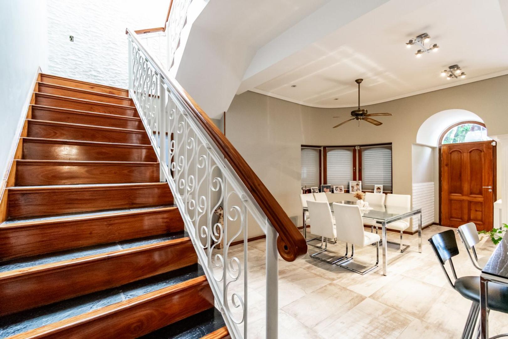 Casa 5 ambientes con 3 baños