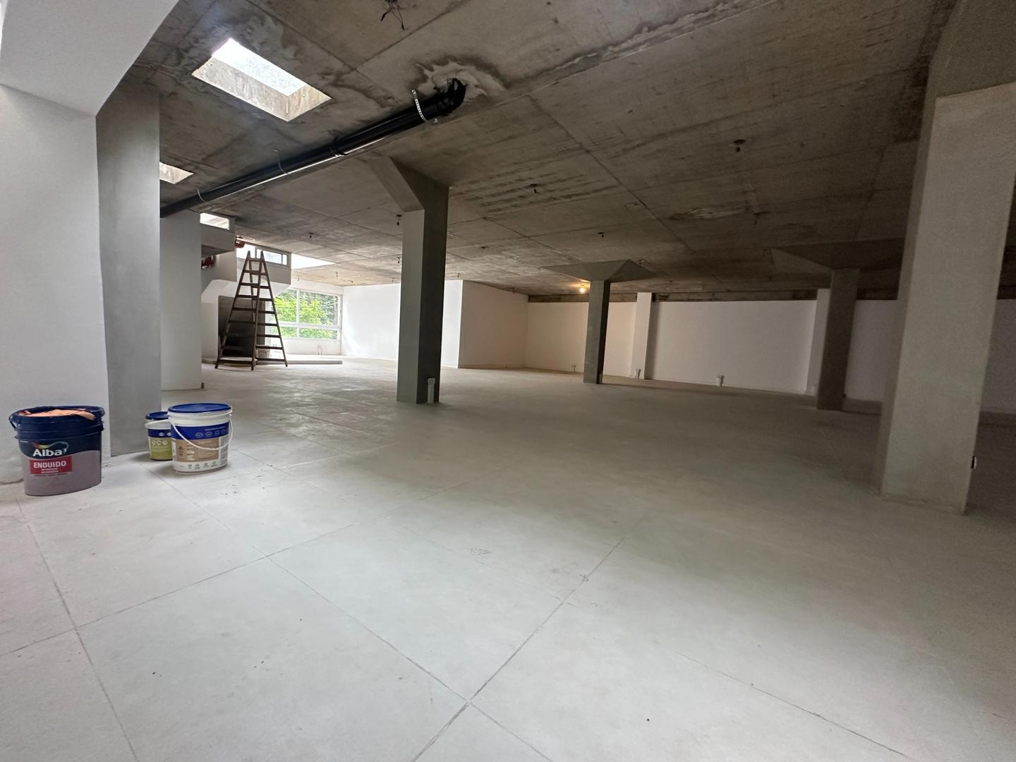 Oficina 2 ambientes con 2 baños