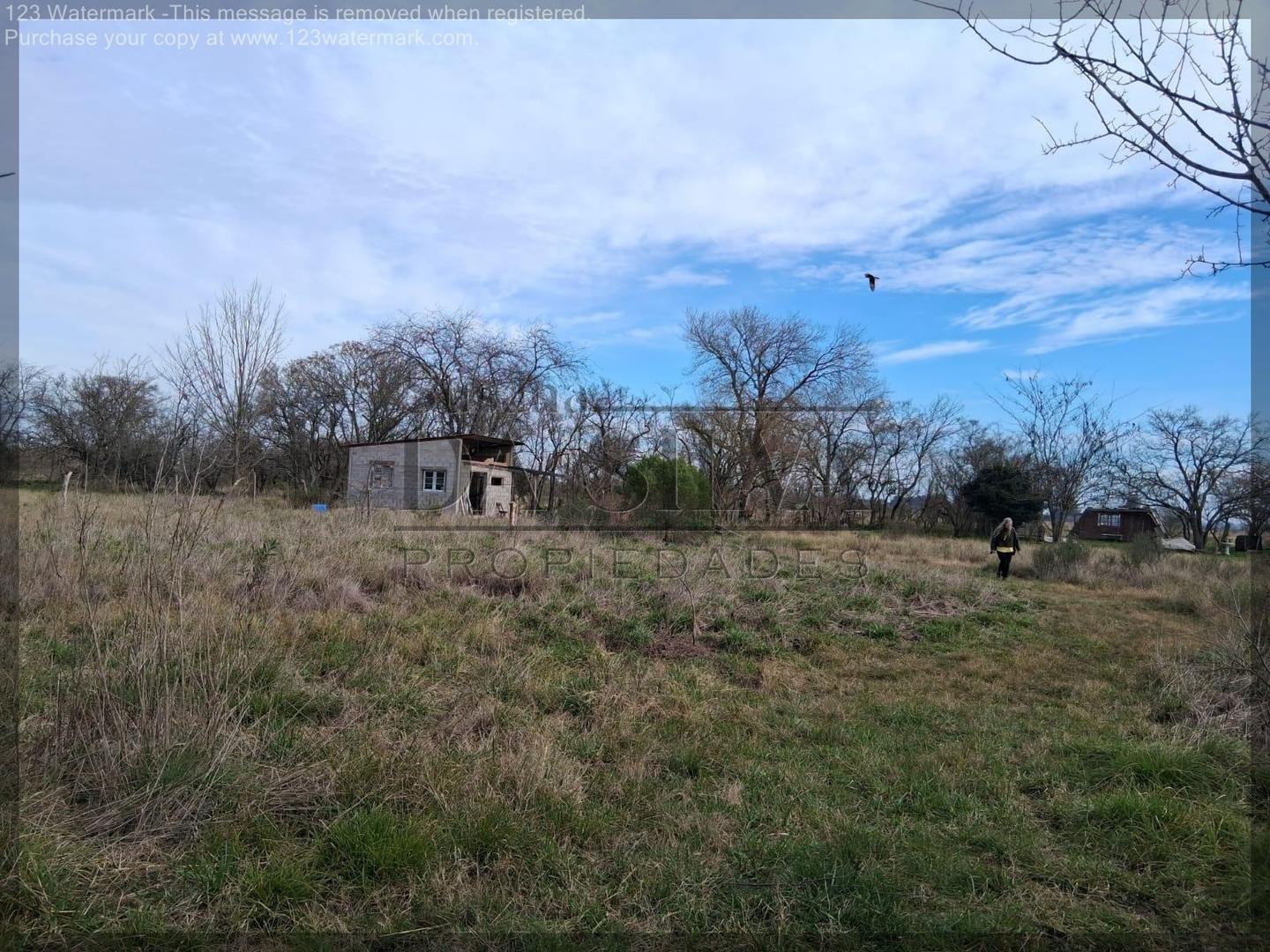 1 HECTAREA en Zona Rural con Casa a terminar. Marcos Paz