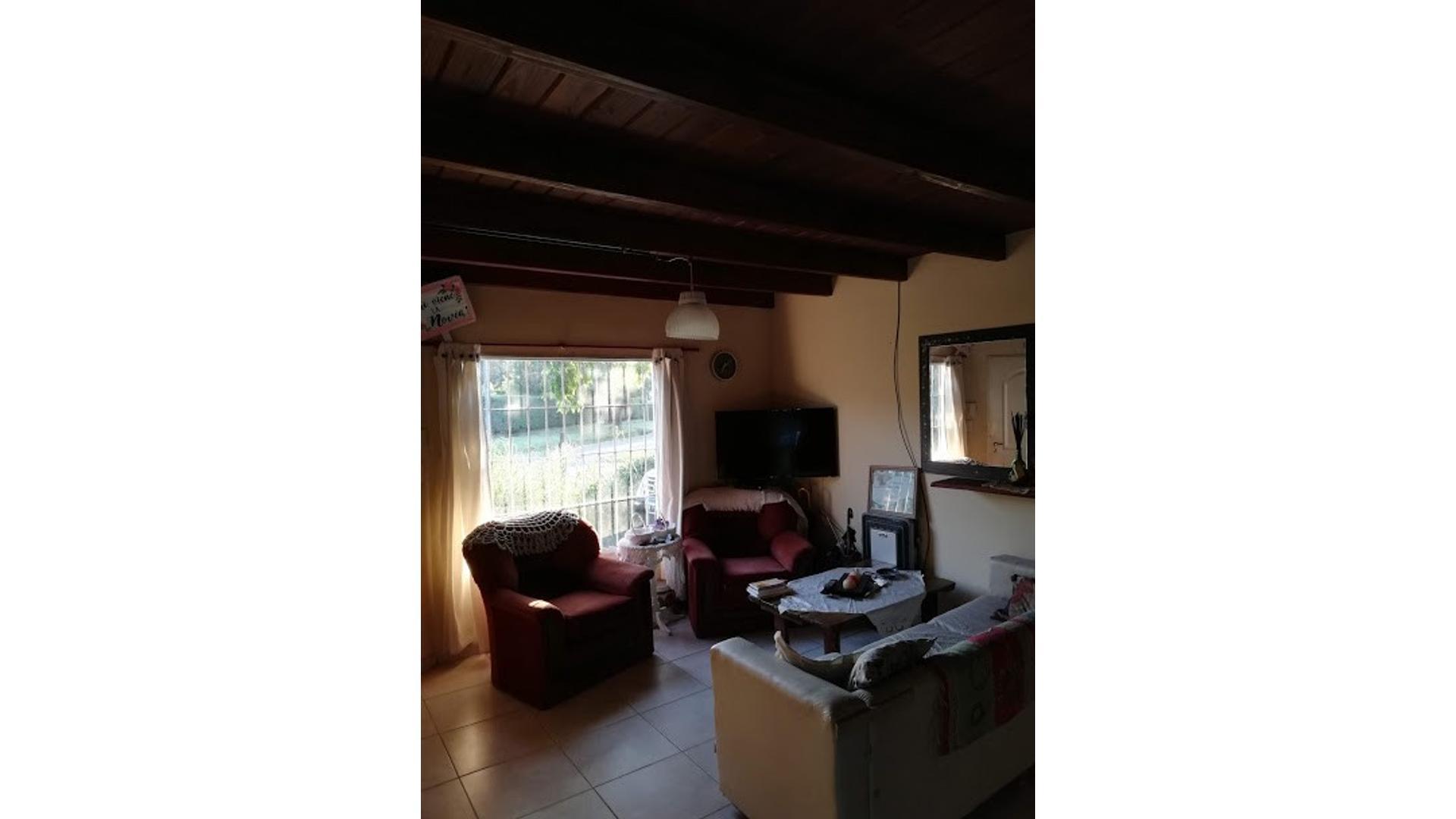 Casa 3 ambientes con 2 baños