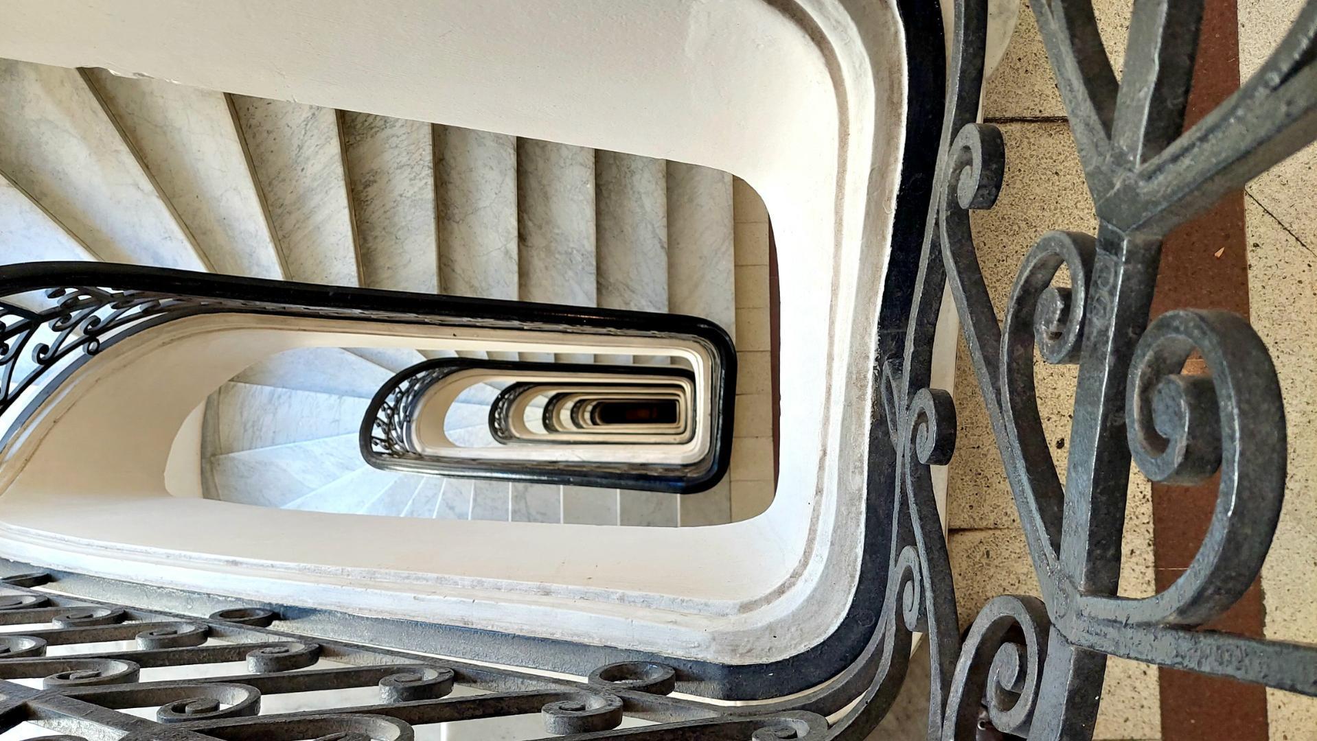 Av. De Mayo 1300, Piso 9°