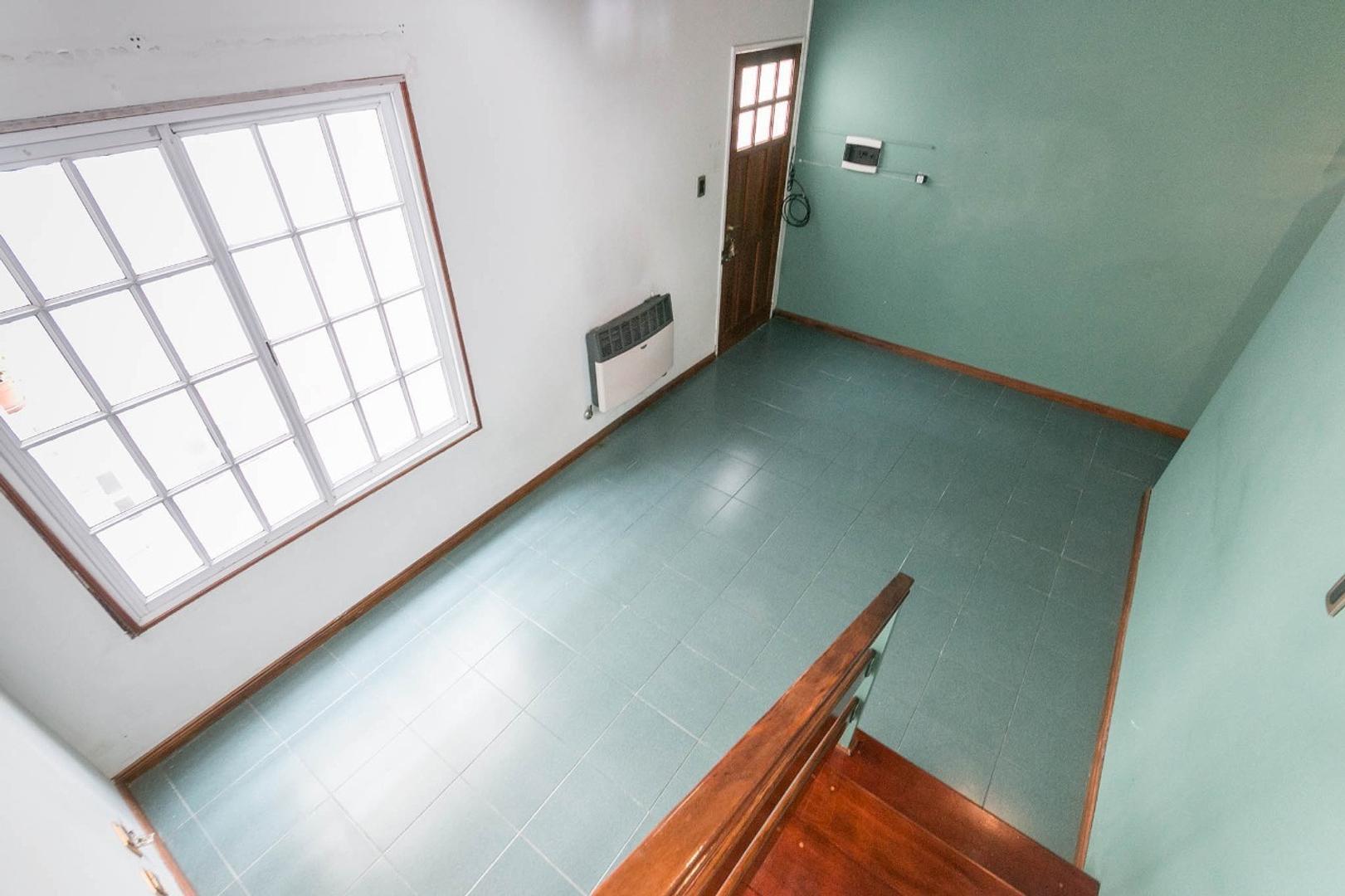 Depto Tipo Casa 2 ambientes con 1 baño