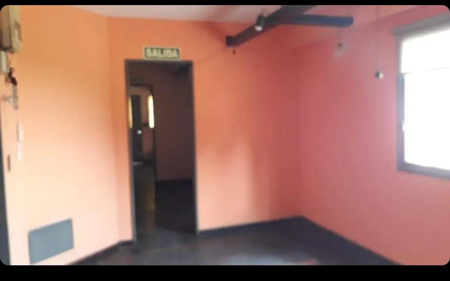 Oficina 3 ambientes con 1 baño