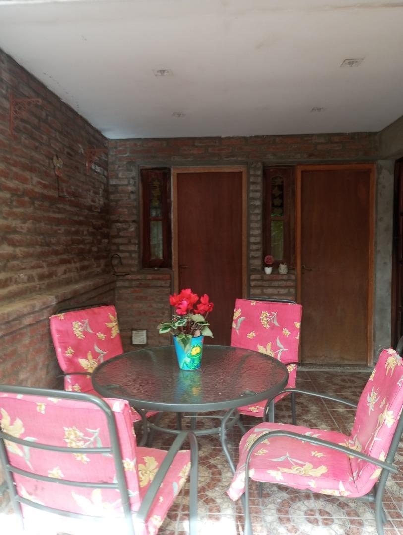 Casa 3 ambientes con 2 baños