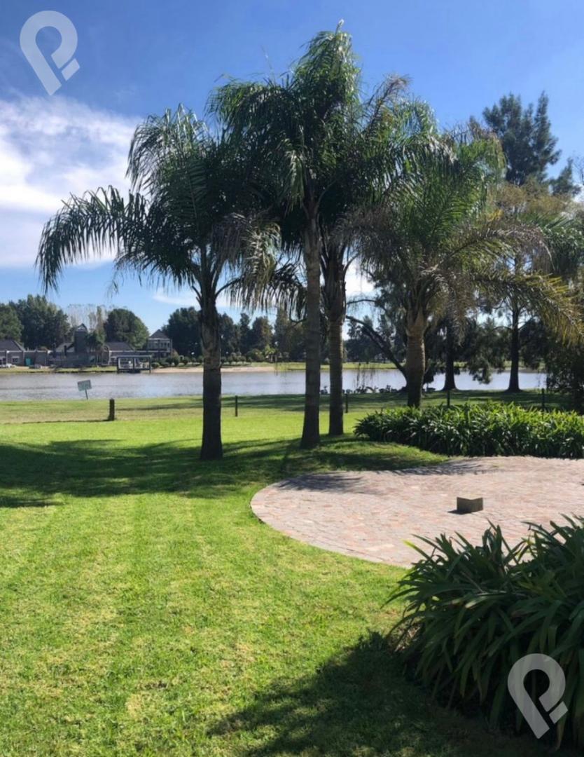 OPORTUNIDAD! Lote al Lago en El Lauquen Club de Campo