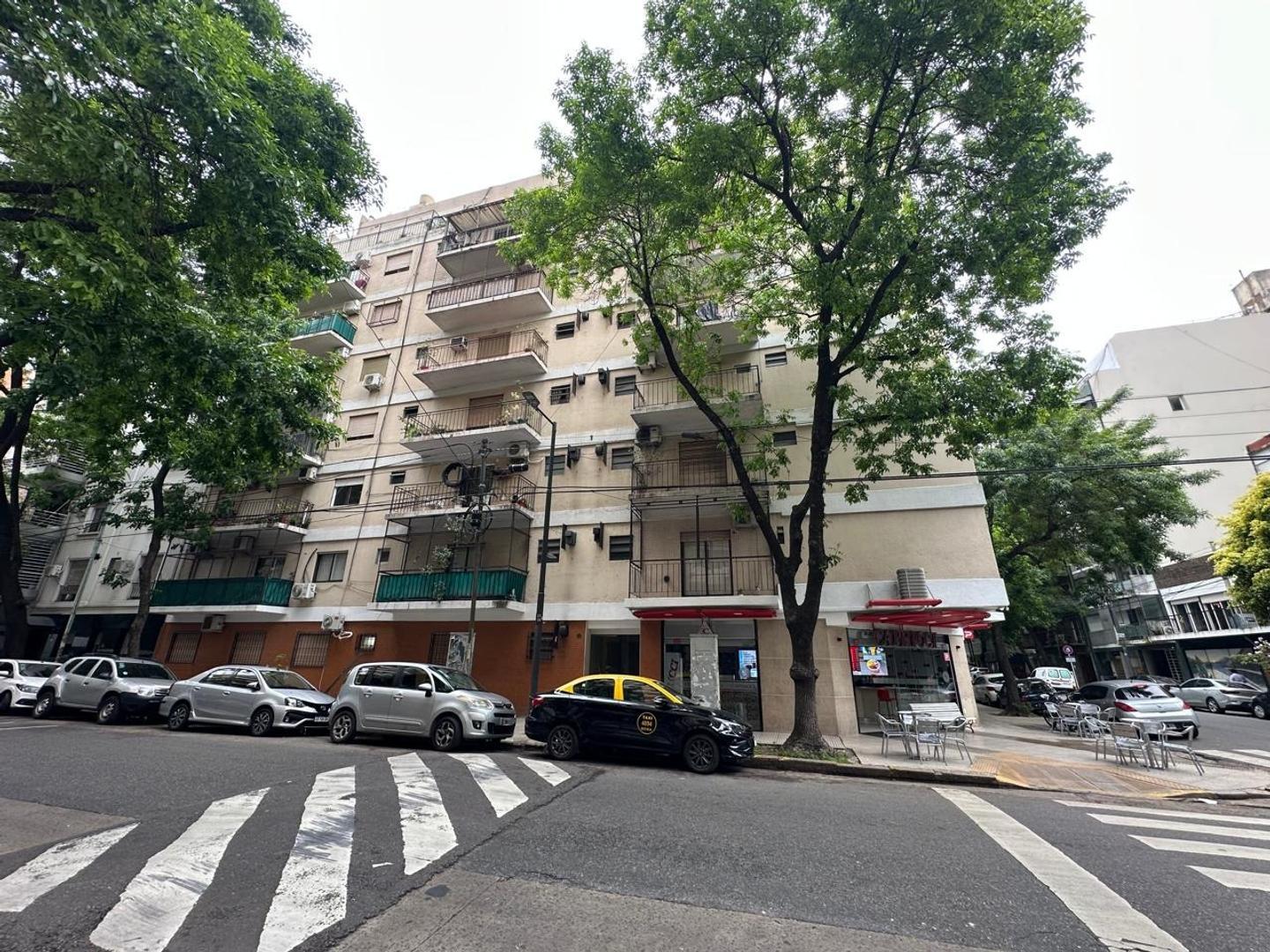 Departamento 1 ambiente frente con balcón