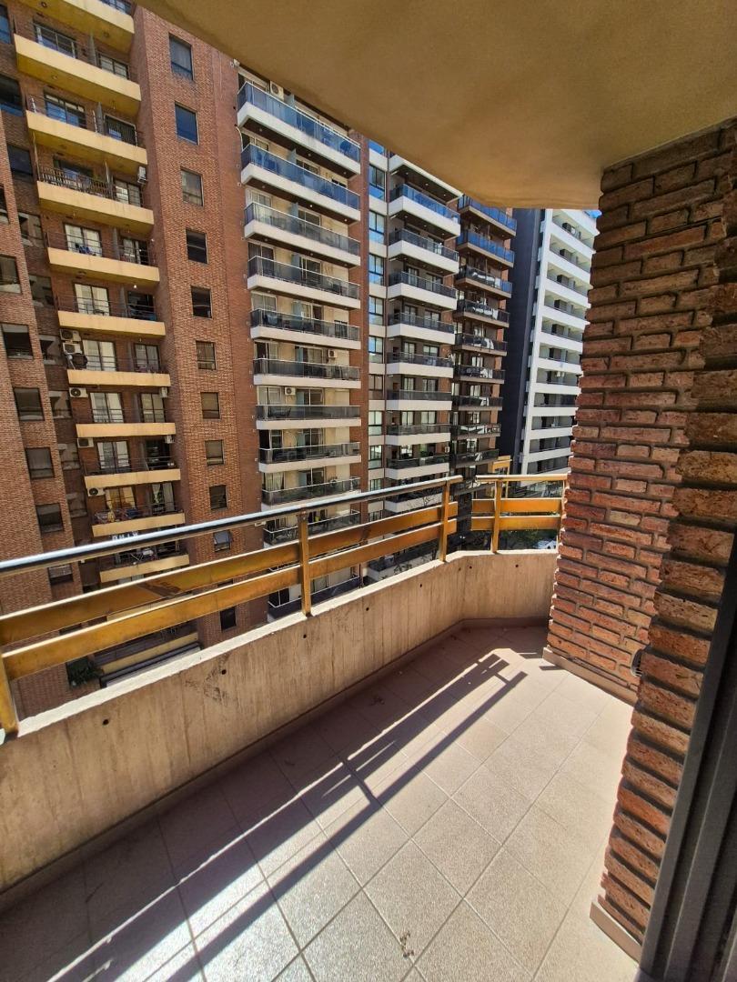 Av Pueyrredon 100, Piso 6