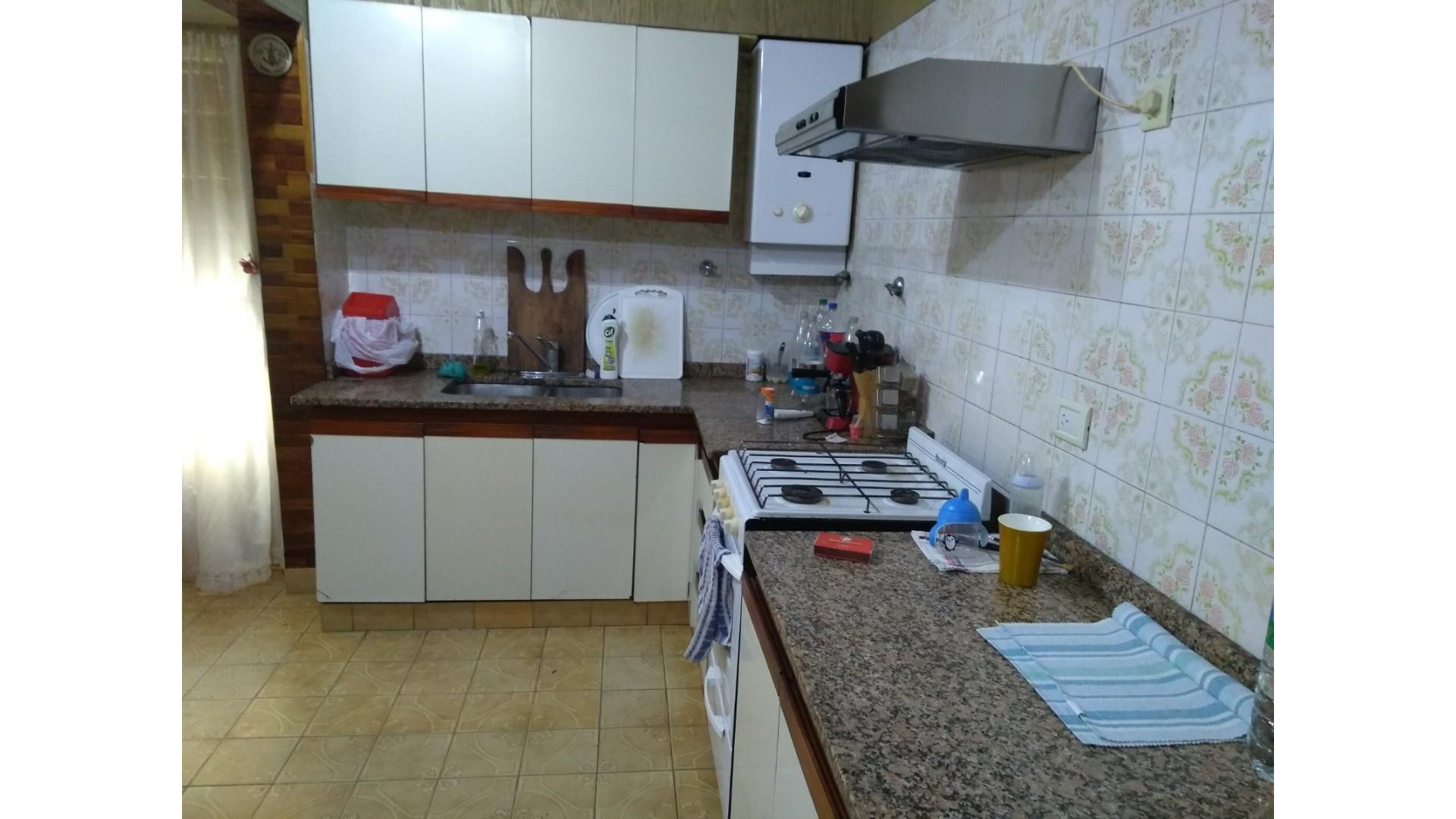 Casa 4 ambientes con 1 baño