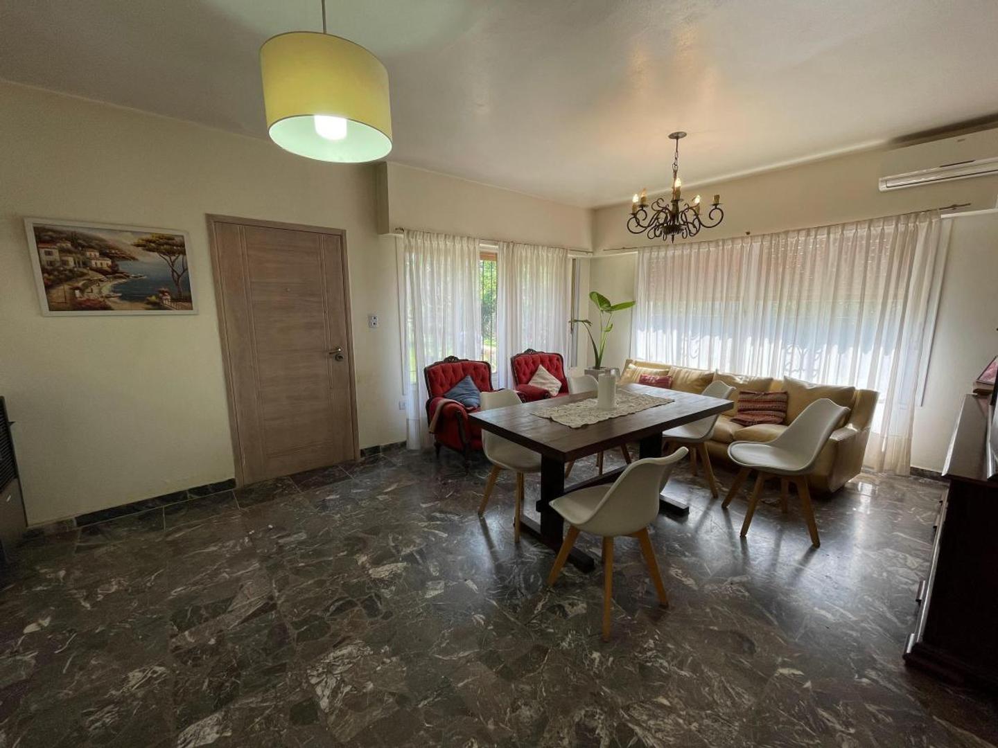 Casa en Venta en Barrio Parque Leloir, USD 330.000