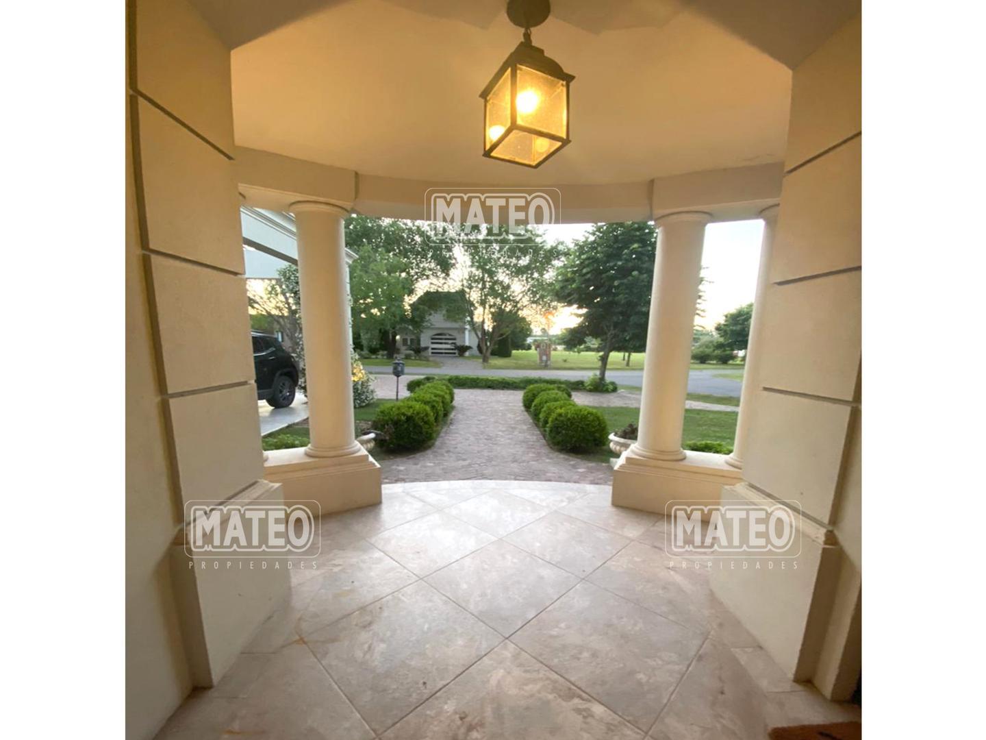 Casa 4 ambientes con 4 baños