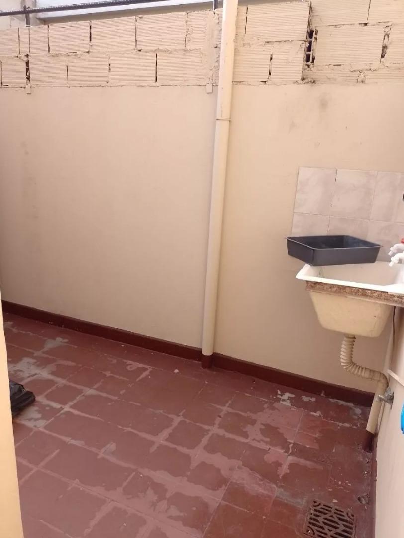 Depto Tipo Casa en Alquiler con 1 cocheras