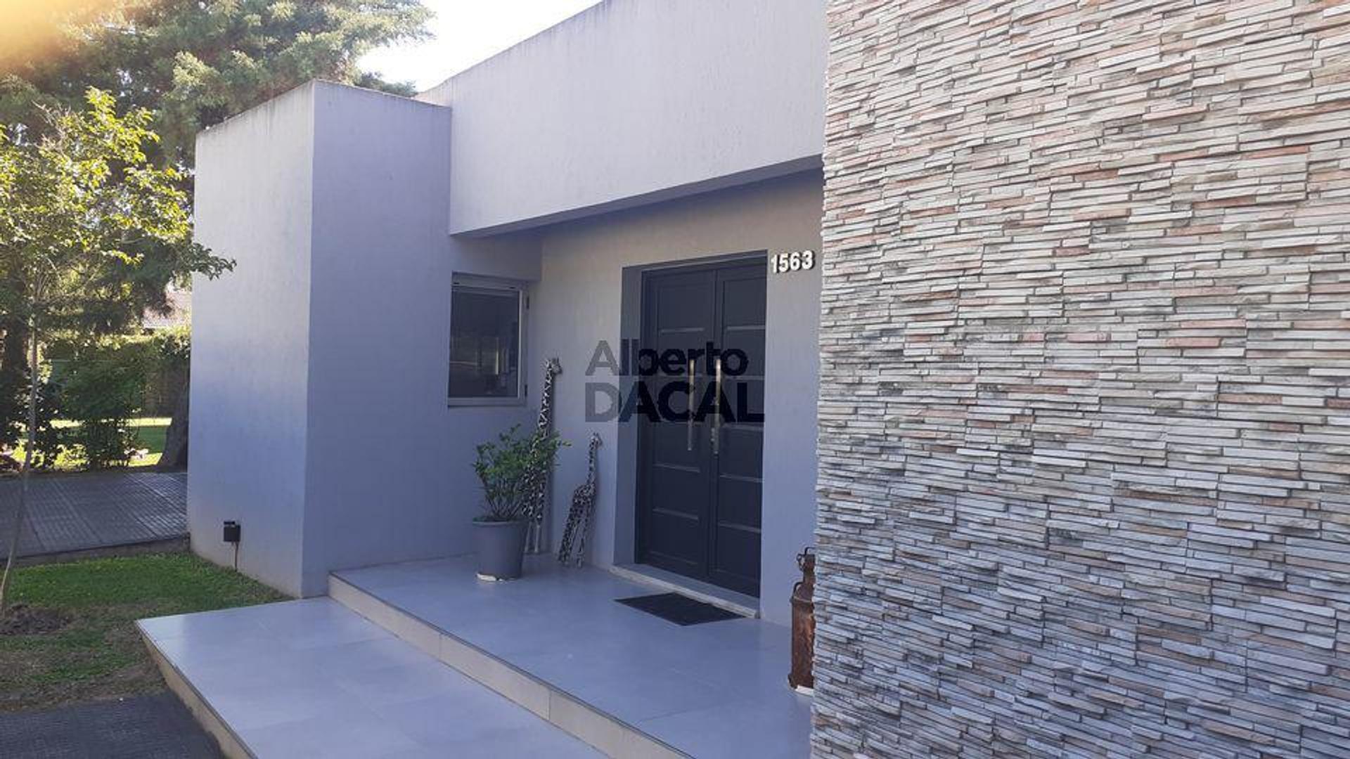 Casa 3 ambientes con 3 baños