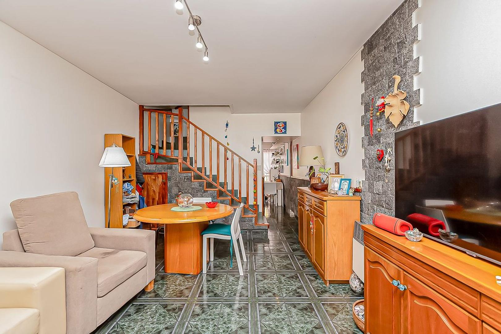 VENTA DUPLEX 4 AMB VILLA LUZURIAGA COCHERA PATIO