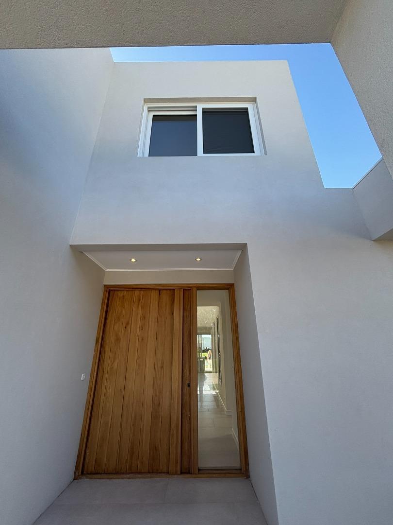 Casa en Venta en Laguna Grande, USD 629.000