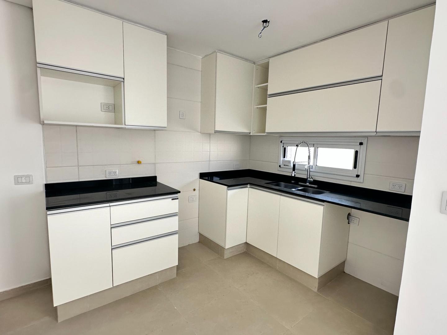 Depto Tipo Casa 4 ambientes con 2 baños