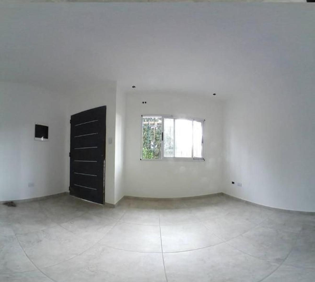 Casa 3 ambientes con 2 baños