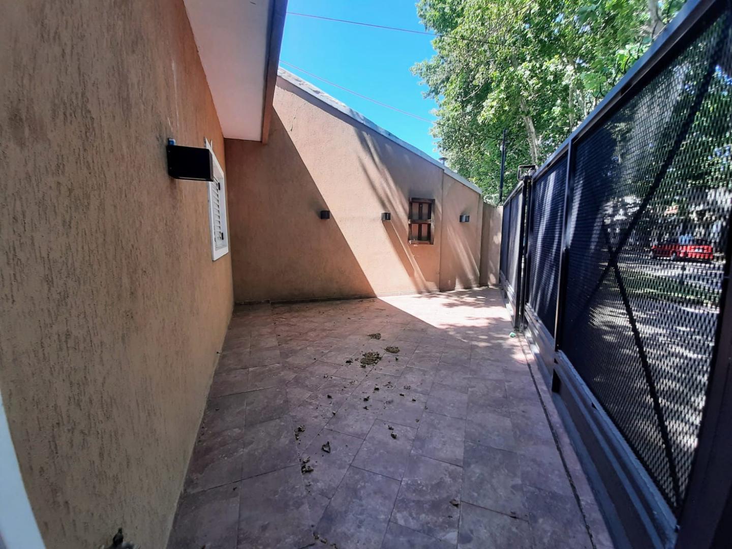 Depto Tipo Casa en Alquiler de 1 dormitorio