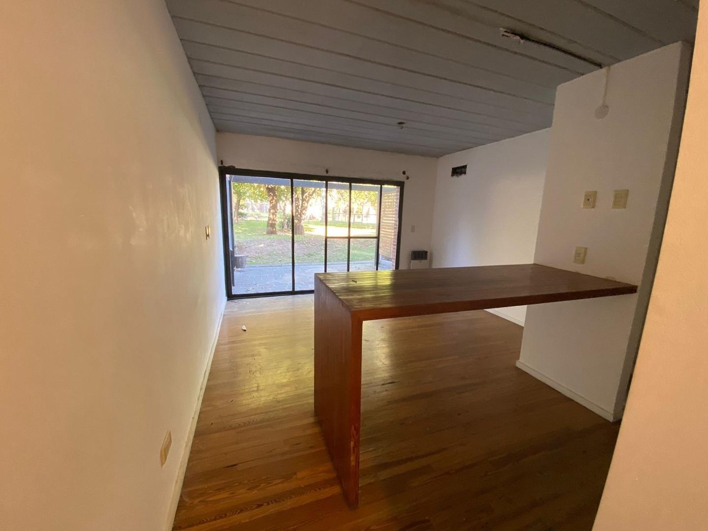 Departamento en Alquiler en Aparts del Pinazo, $ 600.000