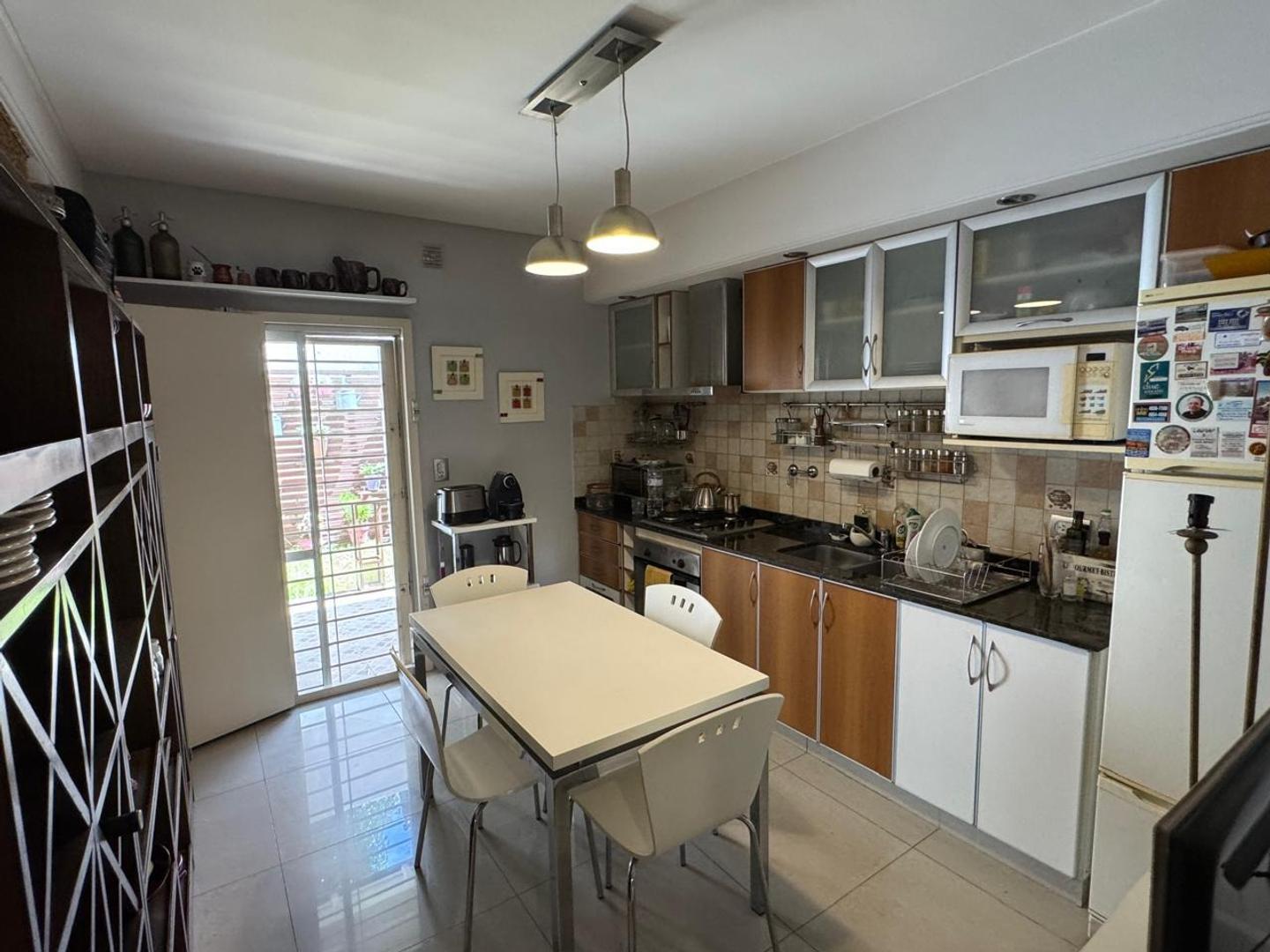 Casa 4 ambientes con 3 baños