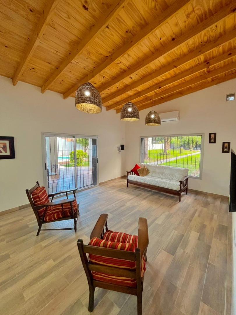 Casa en Venta con 4 cocheras