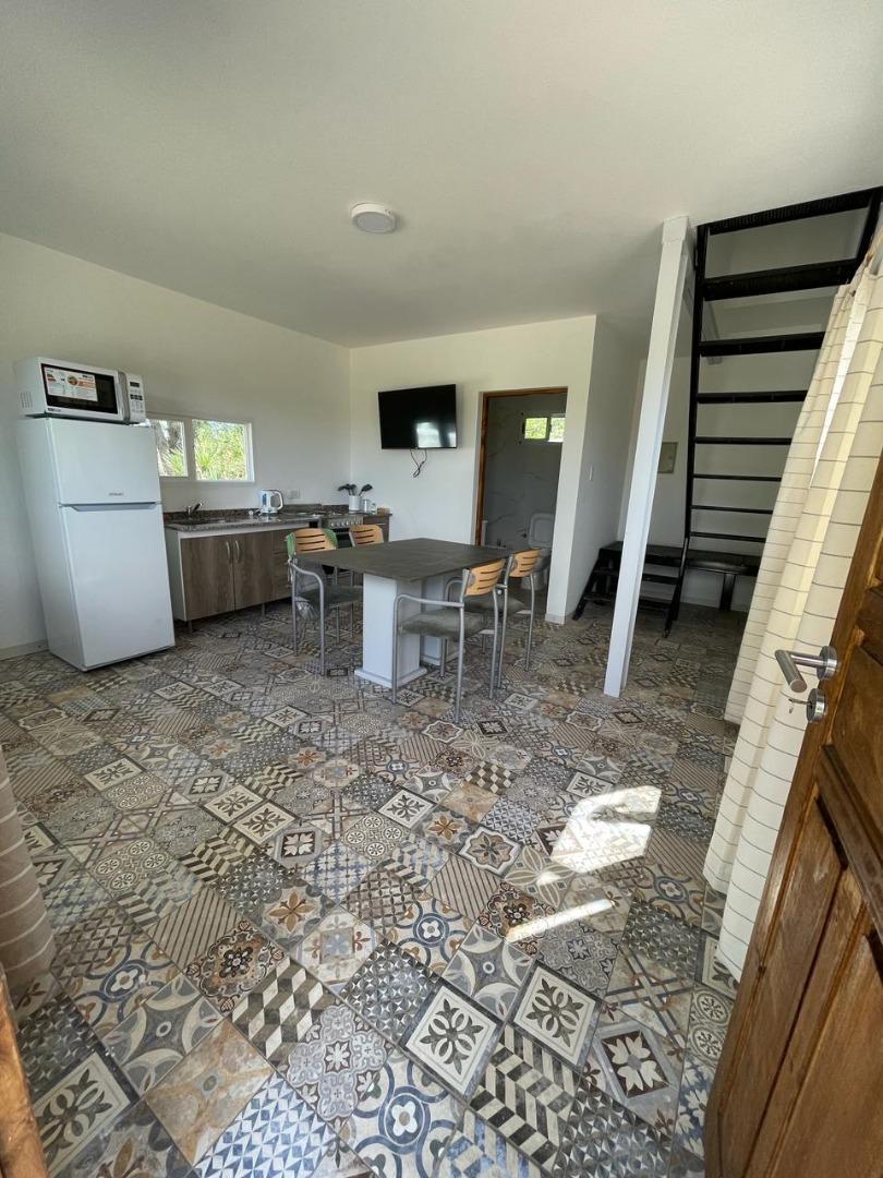 Finca en venta. Mendoza, con casa y 4 duplex.