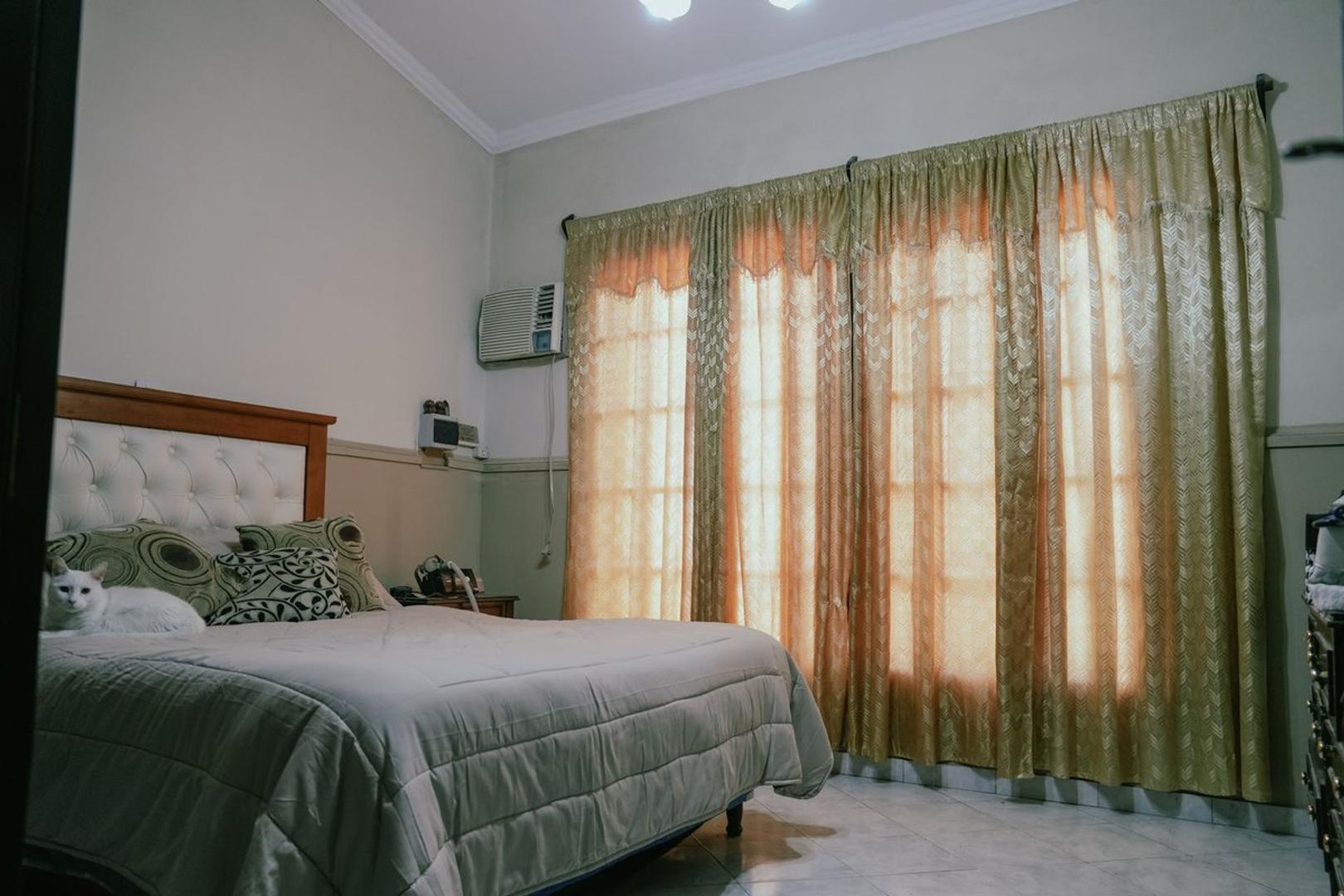 Casa en Venta con 4 cocheras