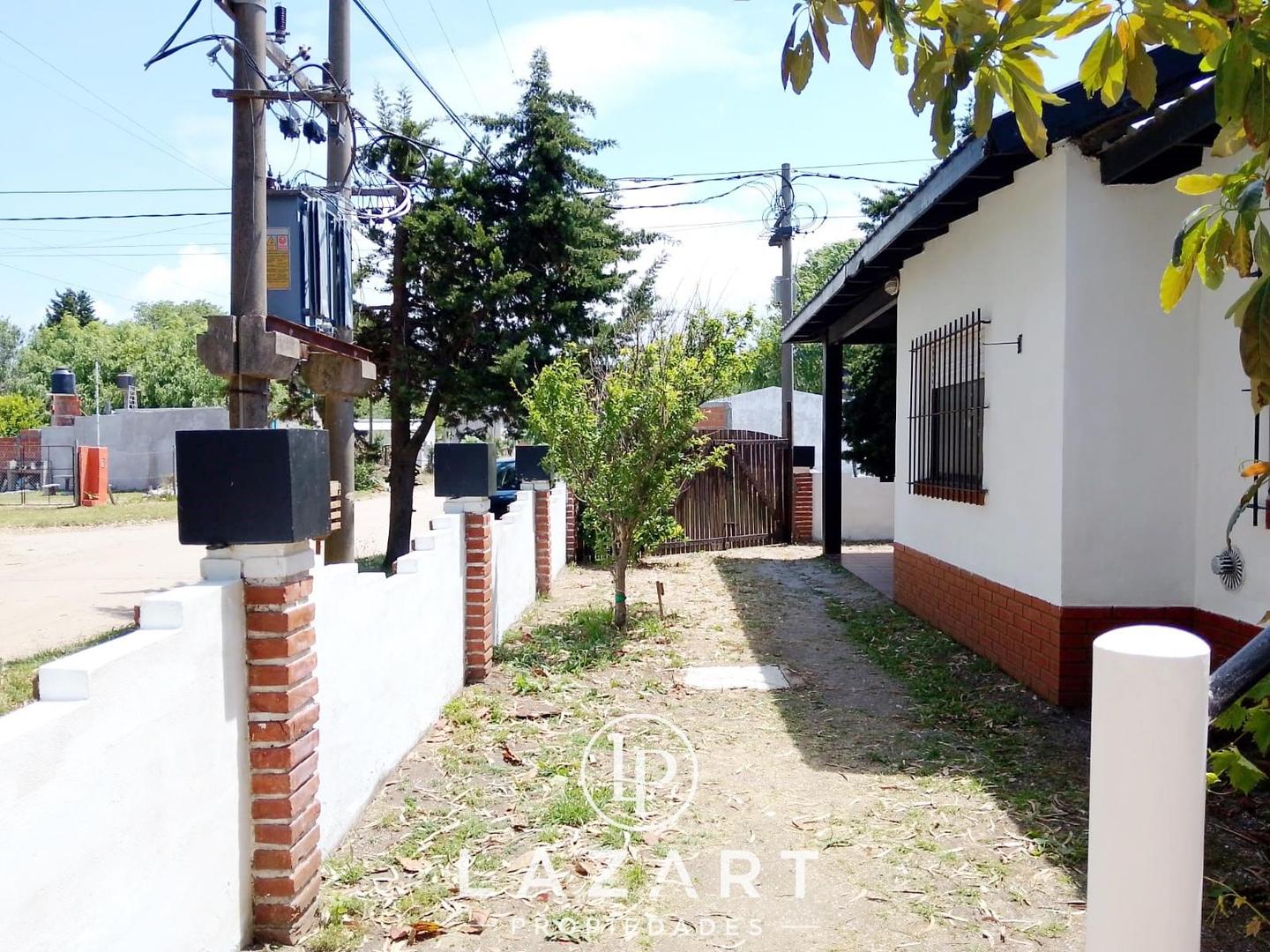 Casa mas 2 departamentos! venta en bloque...ideal inversion!