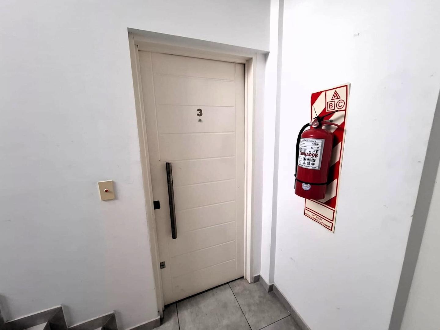 Departamento en Alquiler en Lomas del Mirador, $ 430.000