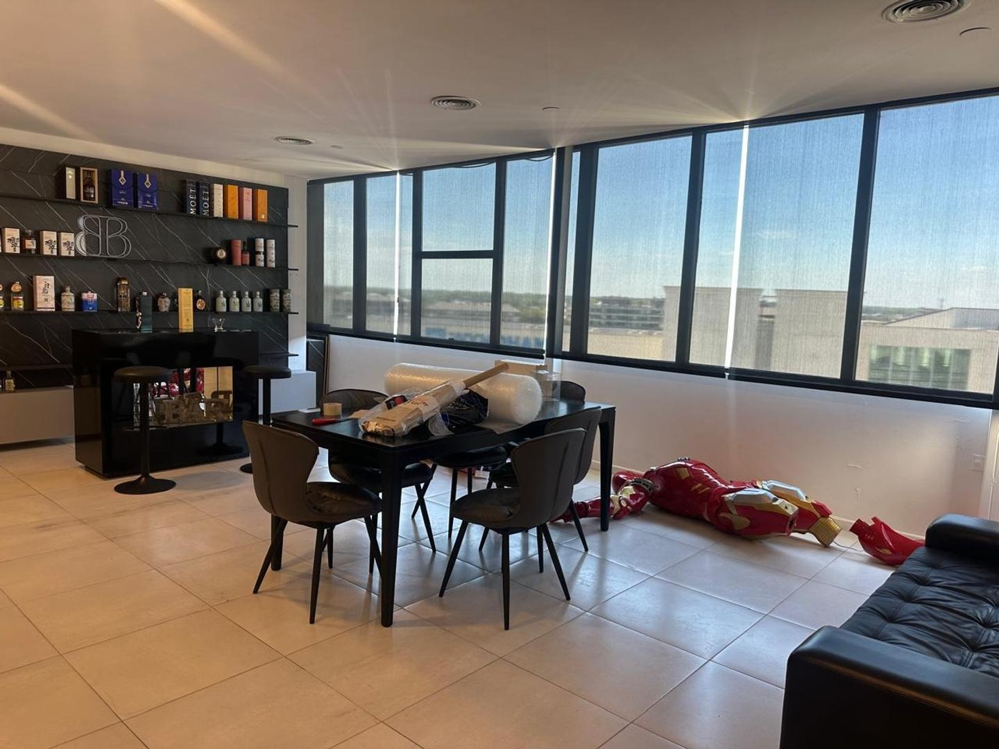 Avenida Del Puerto 215 , Piso 7