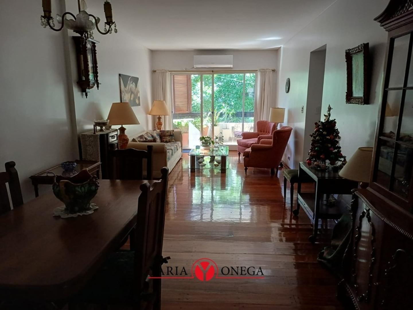 Semipiso al frente con cochera todo reciclado en 2023