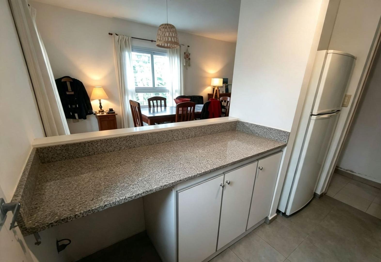 Casa en Alquiler con 1 cochera
