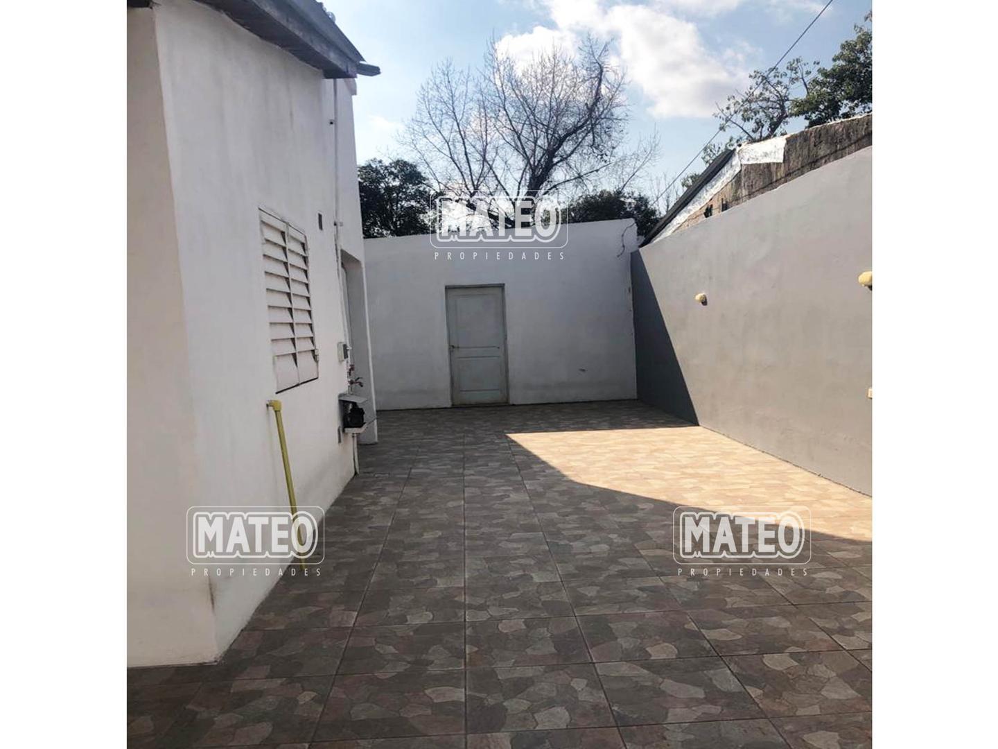 Casa 3 ambientes con 2 baños