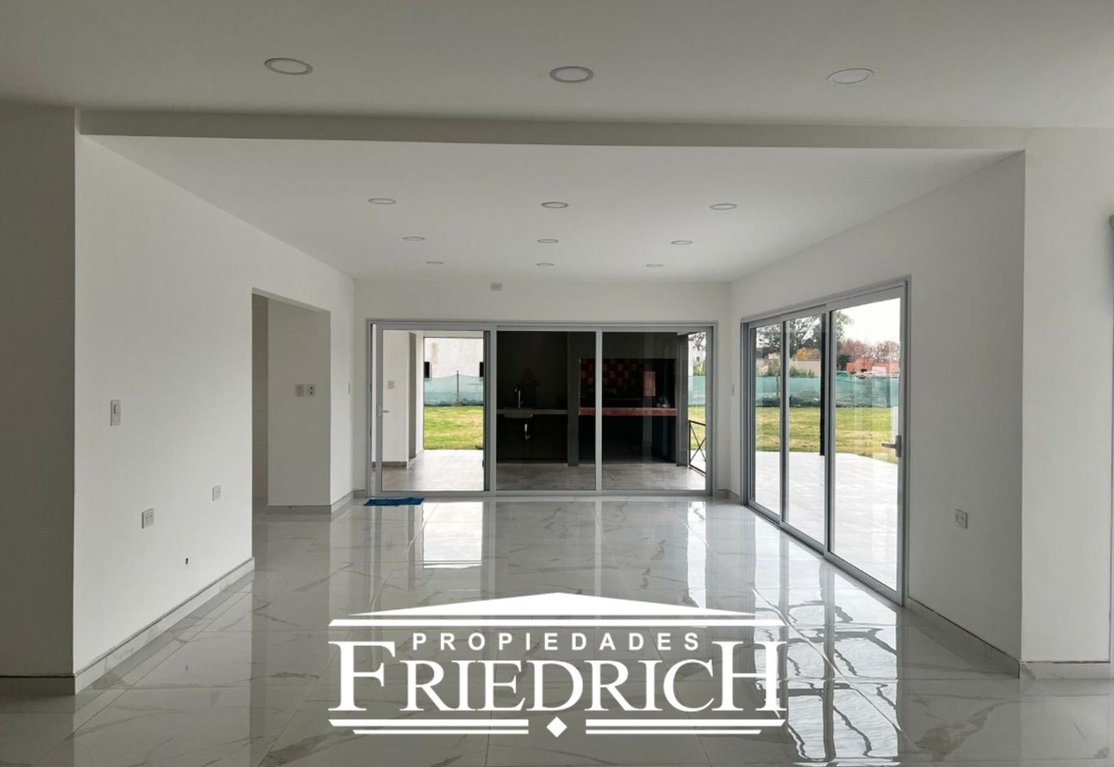 Casa en Alquiler en El Nacional Club De Campo, USD 1.400