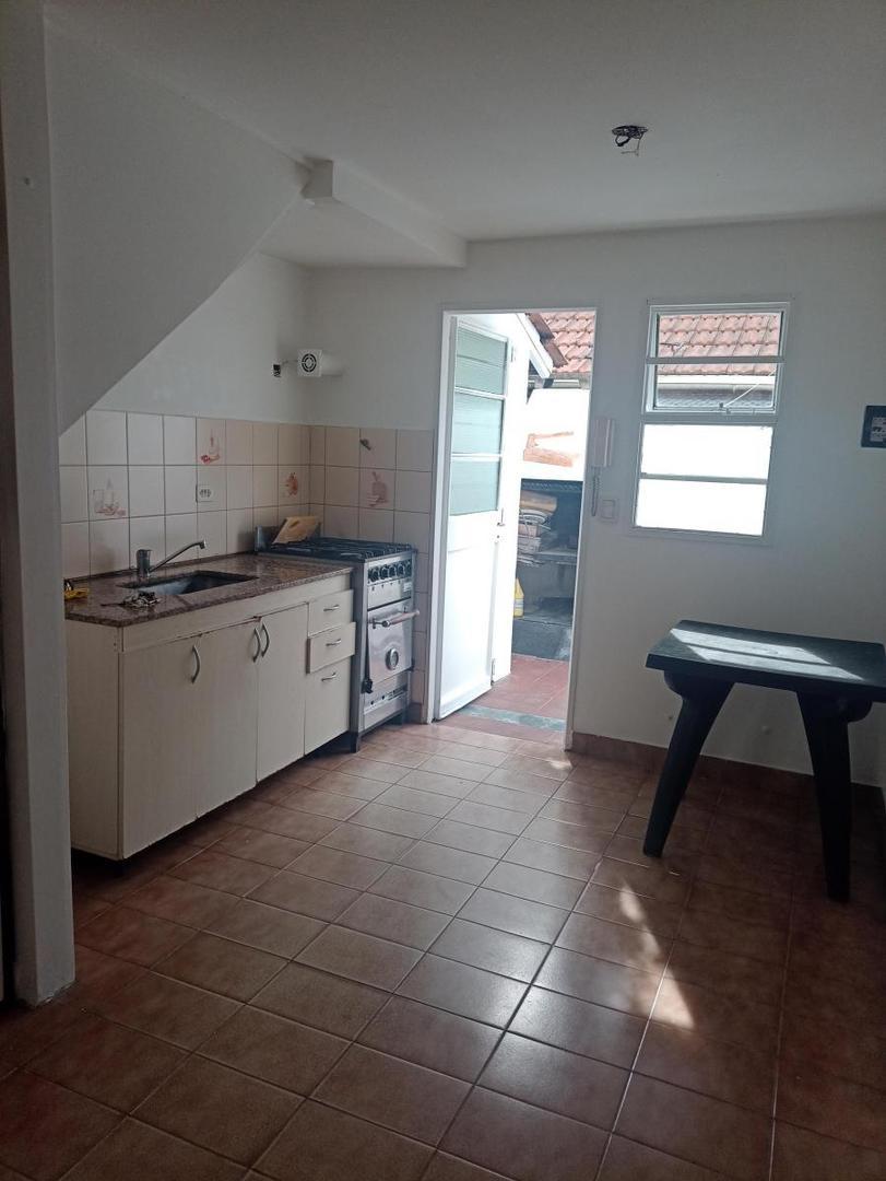 Depto Tipo Casa 2 ambientes con 1 baño