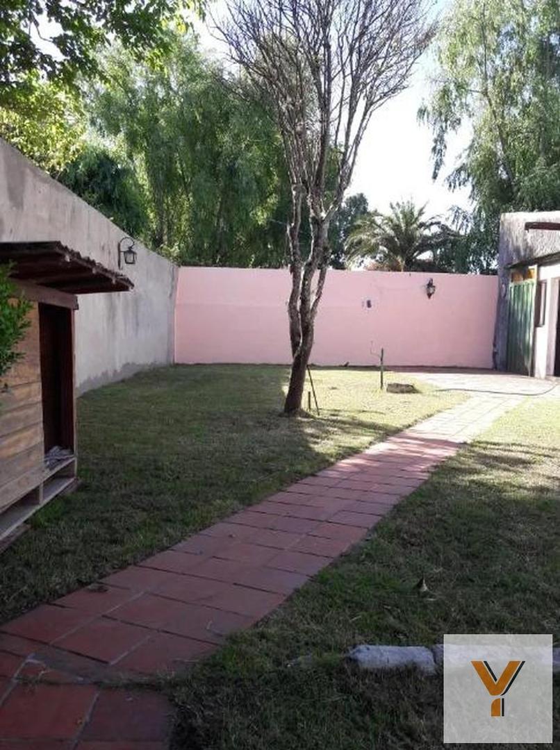 Casa en venta - 2 Dormitorios 2 Baños - Cochera - 448Mts2 - Punta Lara