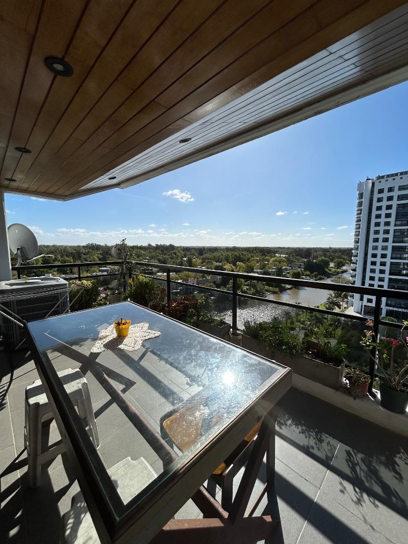 Departamento en Venta con 3 cocheras