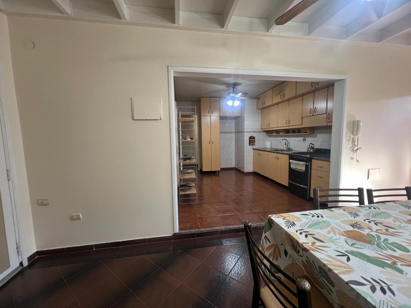 Casa 5 ambientes con 4 baños