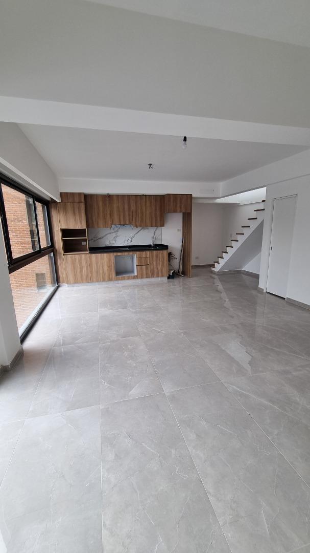 Departamento en duplex con terraza privada 126 m2 totales !