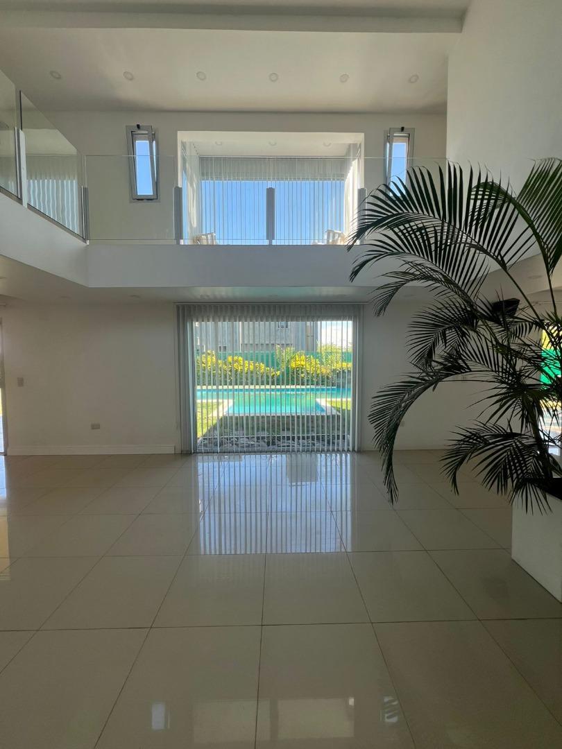 Casa en Venta en Valle Escondido Santina Norte, USD 495.000