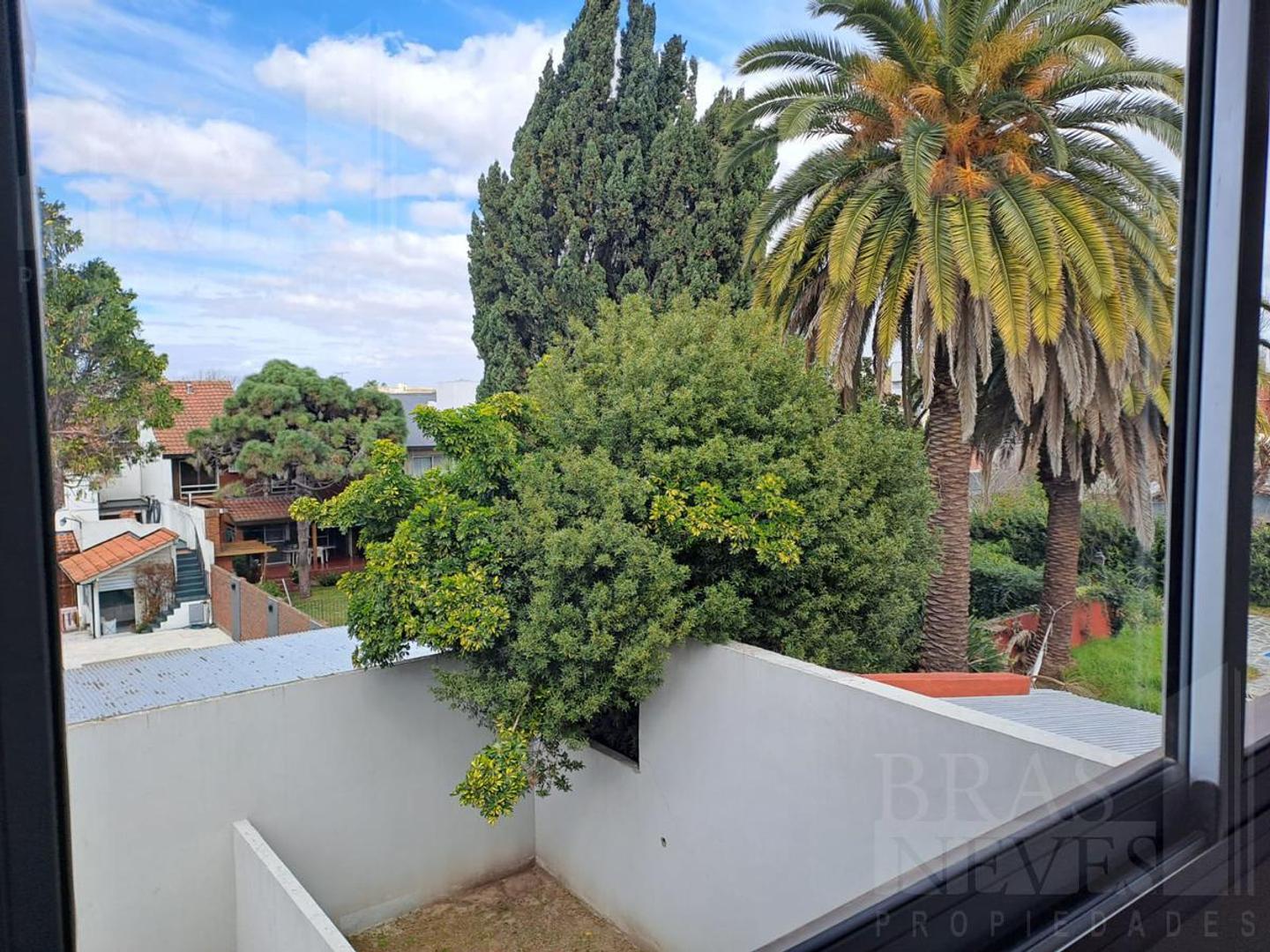 Depto Tipo Casa 4 ambientes con 2 baños