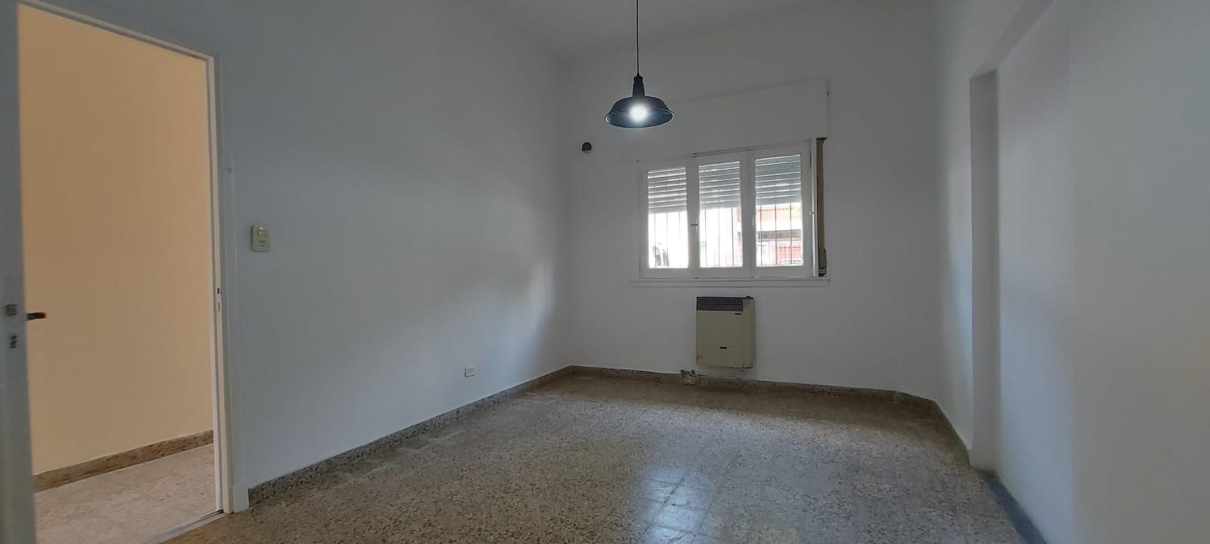 Depto Tipo Casa en Alquiler de 2 dormitorios