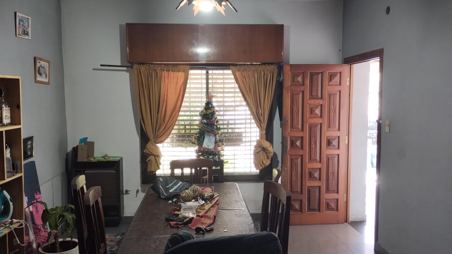 Casa 3 ambientes con 1 baño