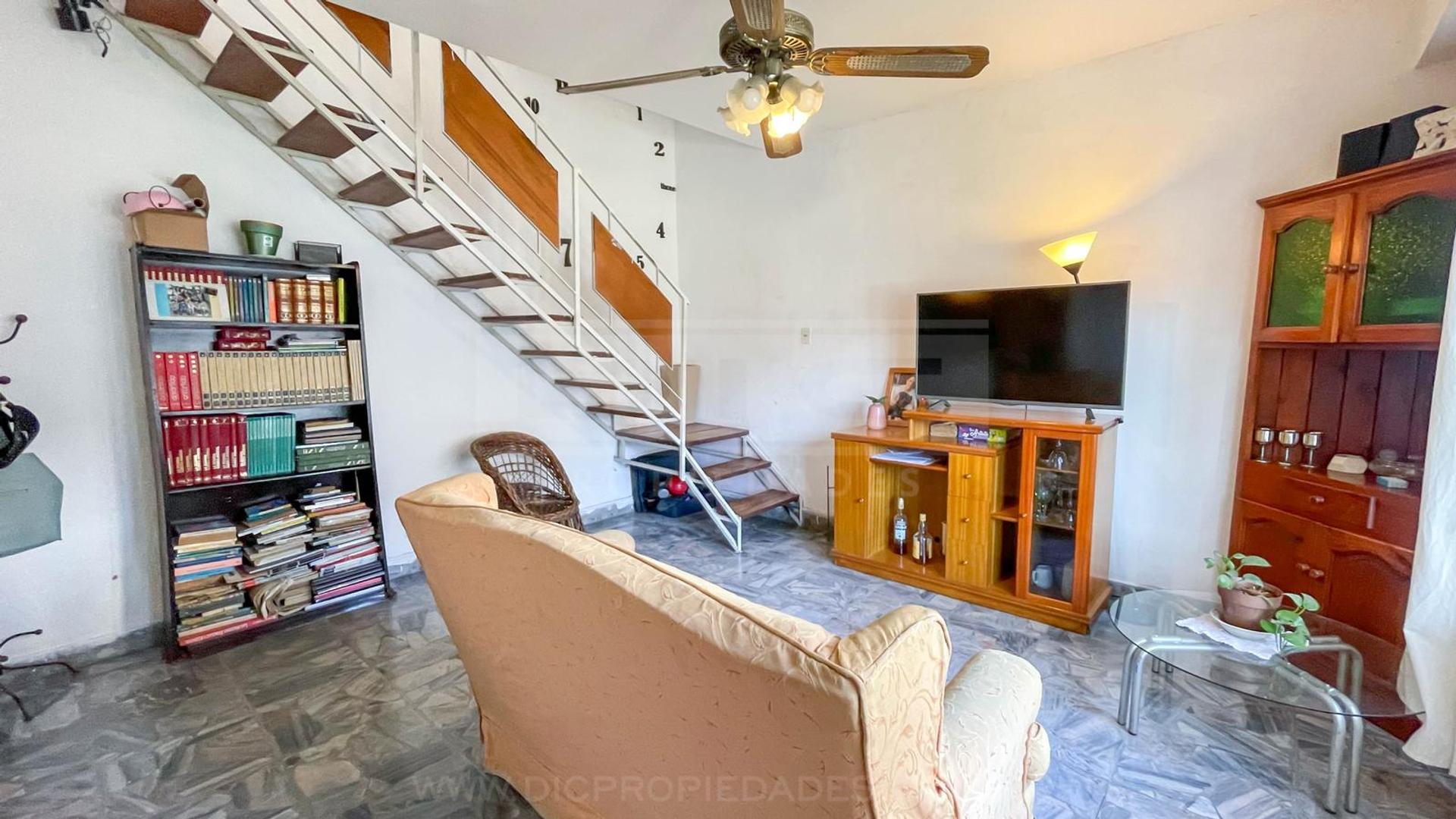 Depto Tipo Casa en Venta de 3 ambientes