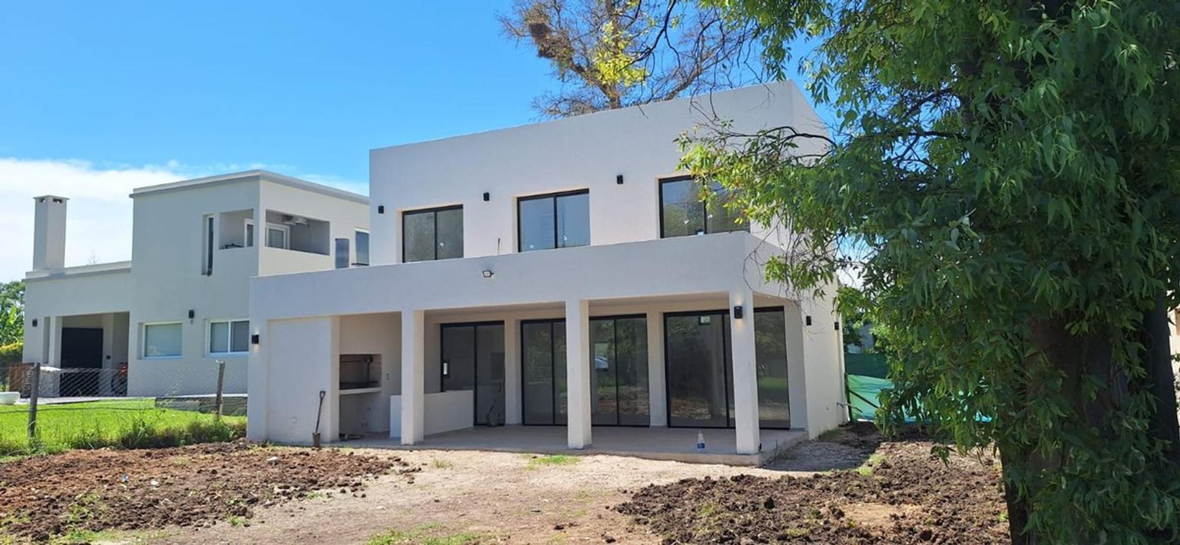 Casa en construcción de Diseño con Amenities