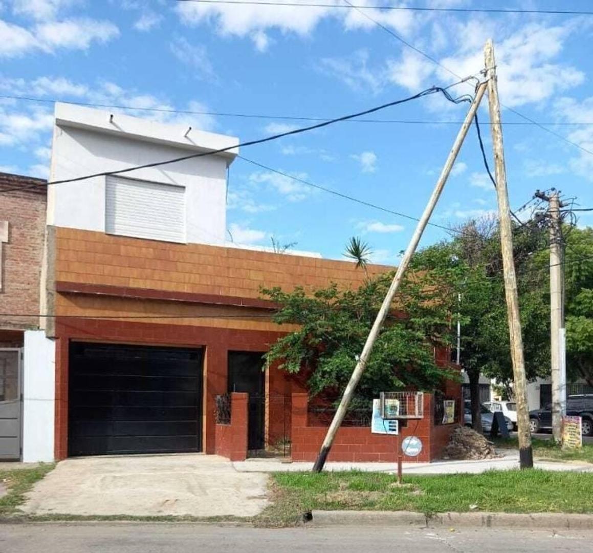 Venta CASA 3 ambientes con cochera+MONOAMBIENTE.Lanús Oeste