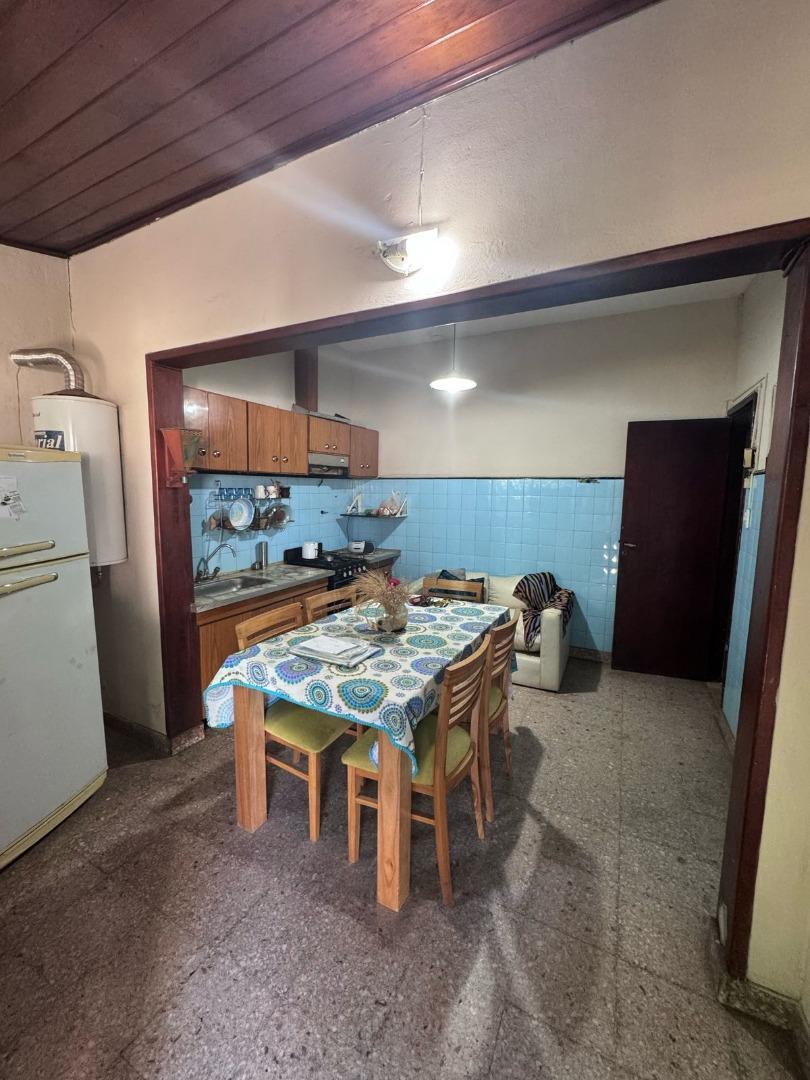 Casa en Venta con 3 cocheras